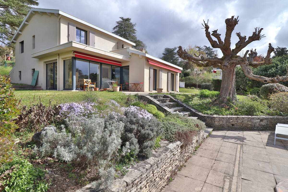 Maison à CHARBONNIERES-LES-BAINS