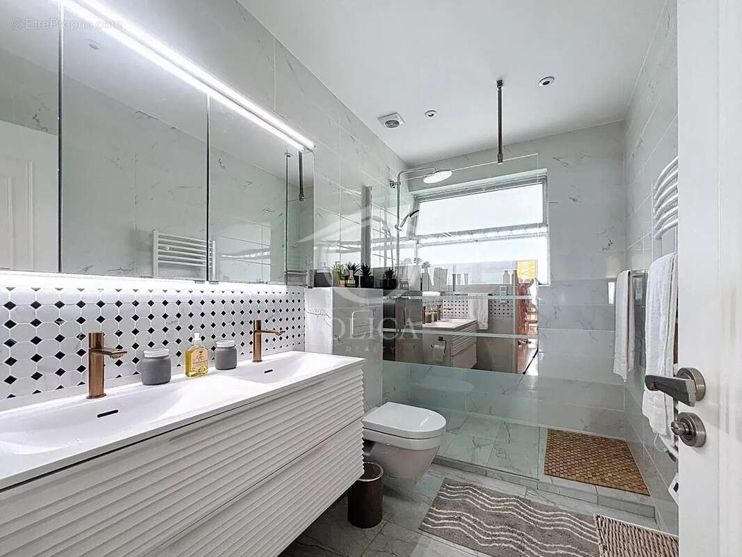 Appartement à VILLENEUVE-LOUBET