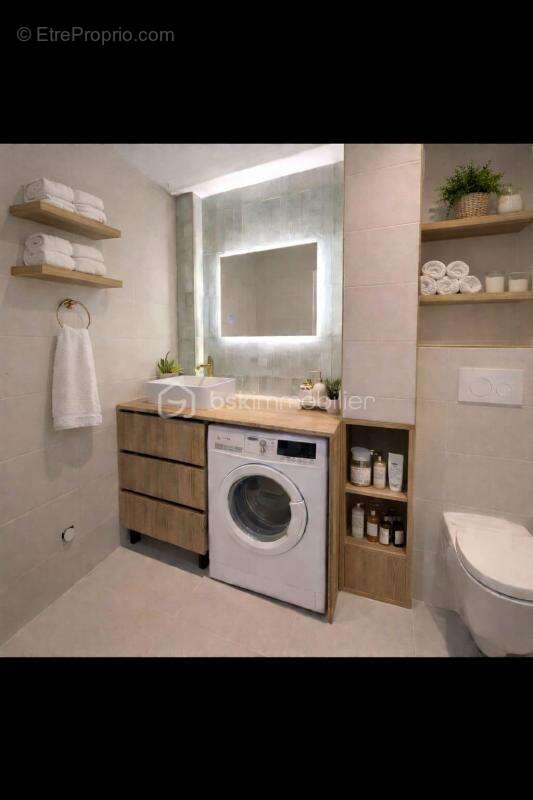 Appartement à PARIS-18E