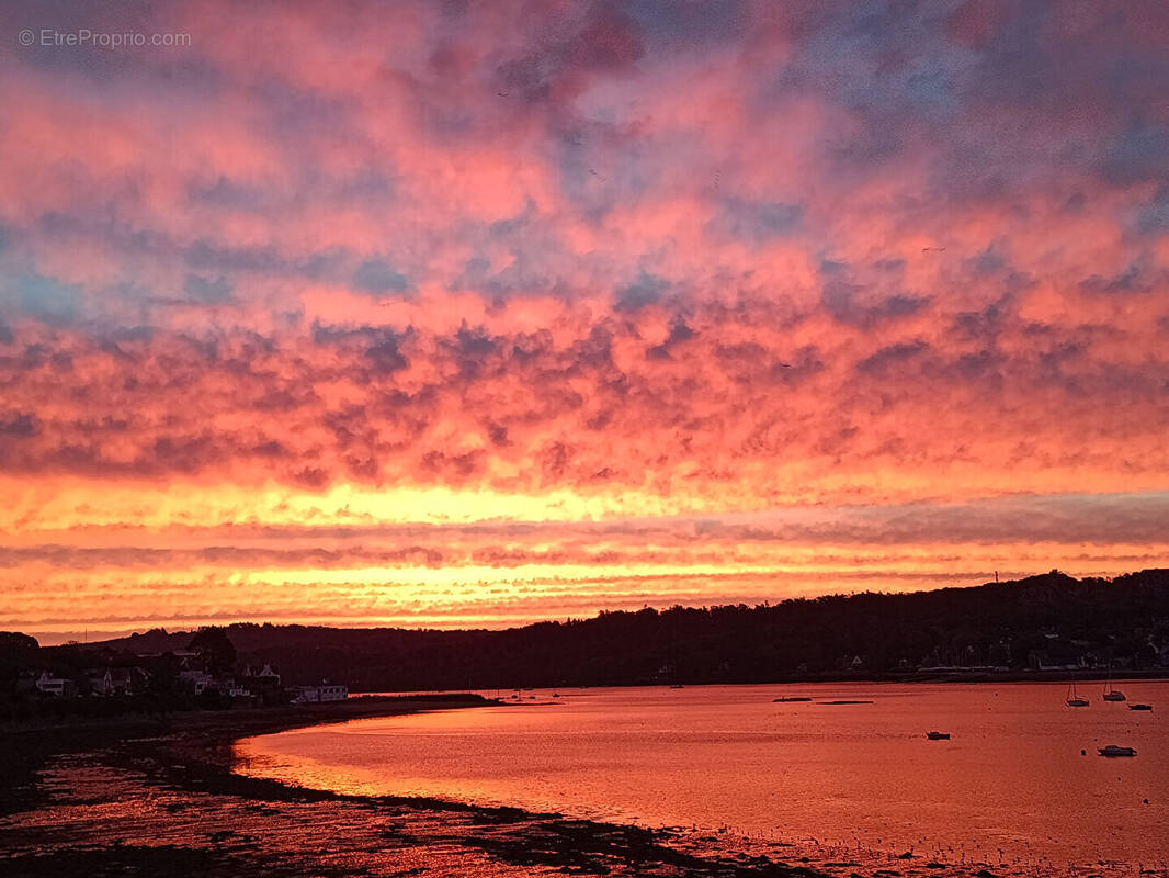 Maison à LE RELECQ-KERHUON