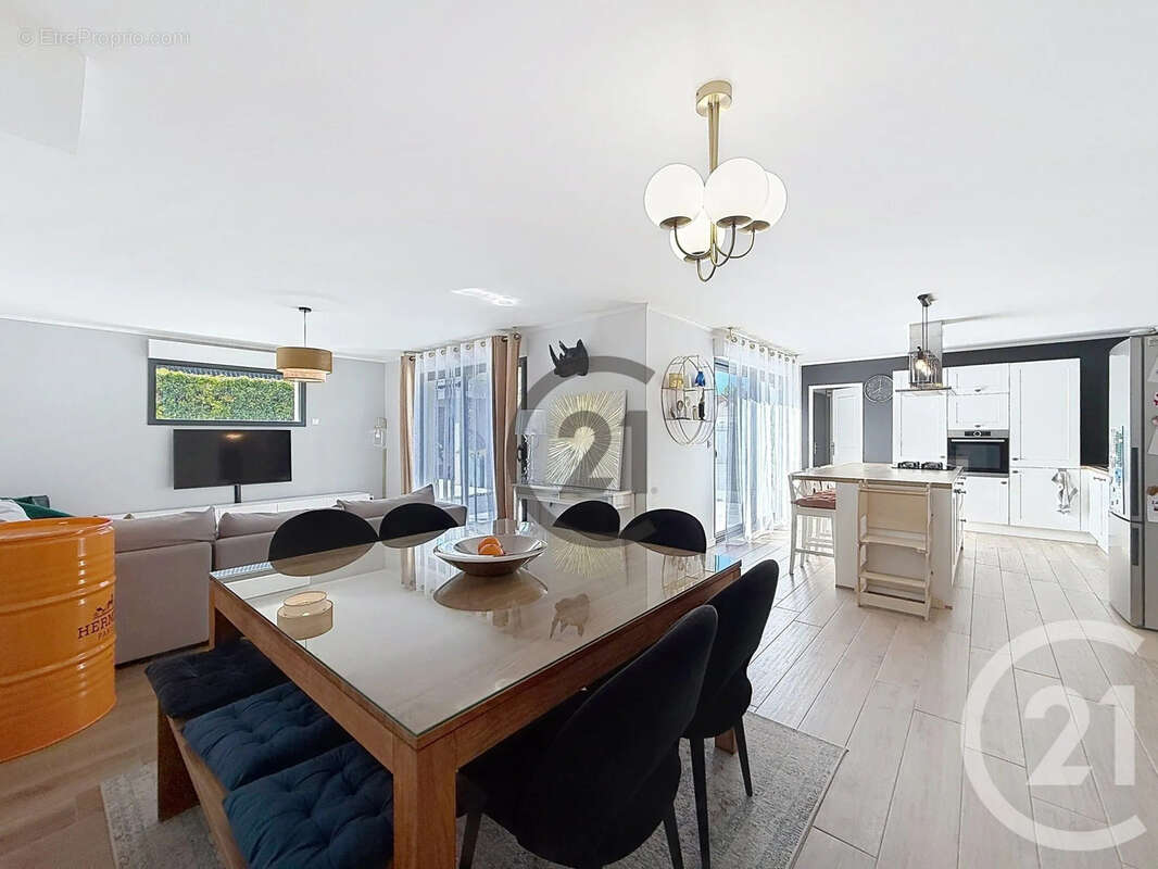 Maison 126 m² à Saint-Pouange  - photo 8