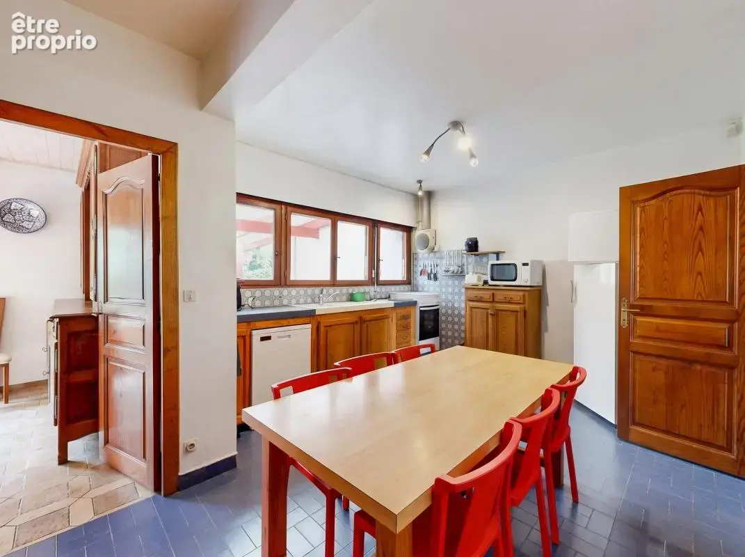 Maison T7 avec piscine et terrain - photo 3