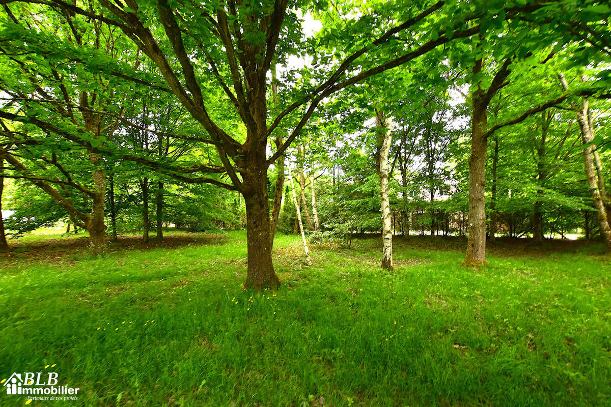 Terrain à GROSROUVRE