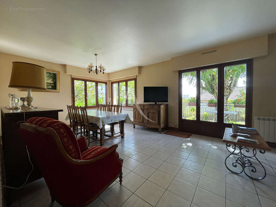 Maison à MONTRICHARD