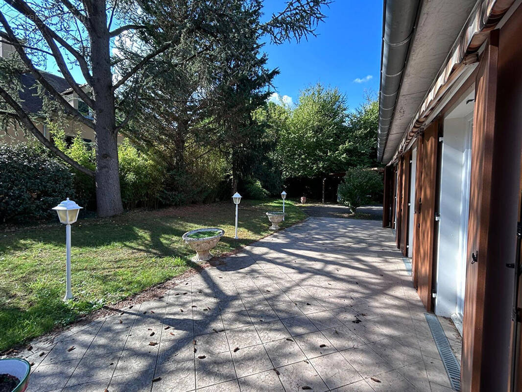 Maison à VARENNES-JARCY