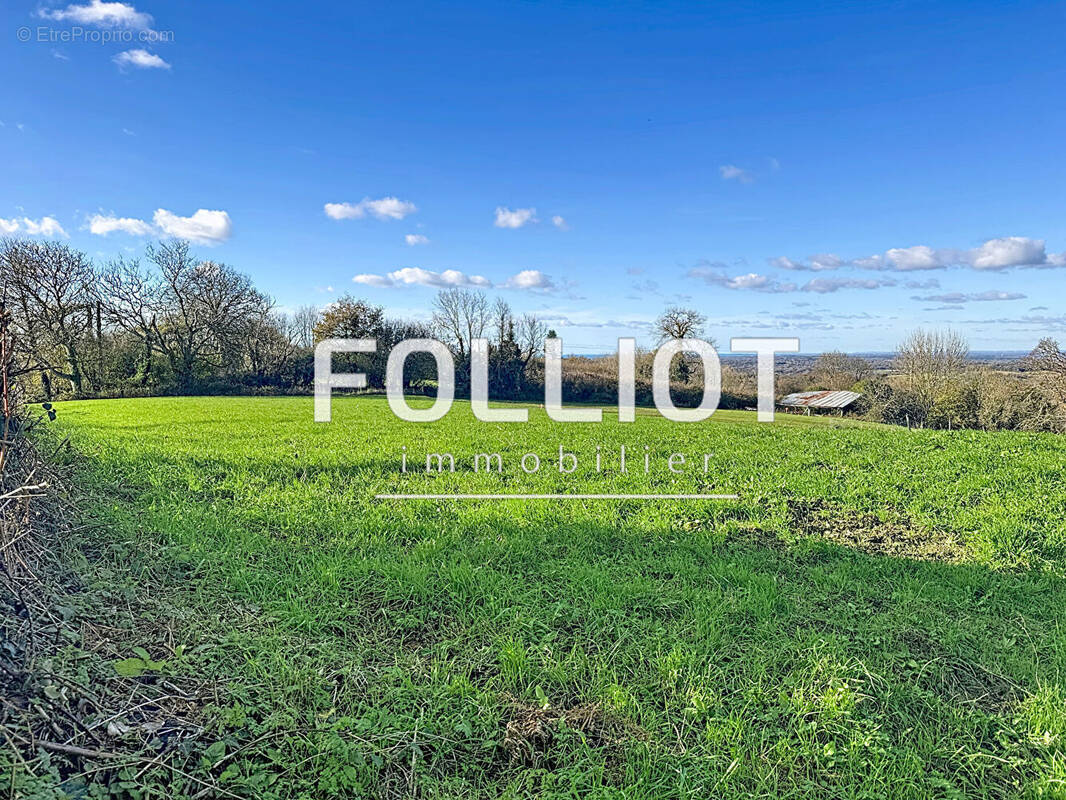 Terrain à COUTANCES