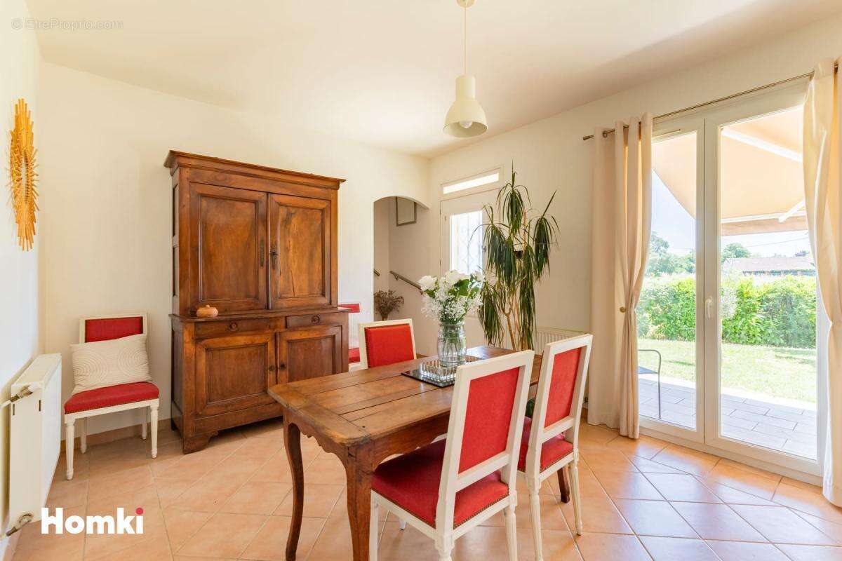Maison/Villa T6 de 180 m2 à La Magdelaine-sur-Tarn 31360 - photo 4