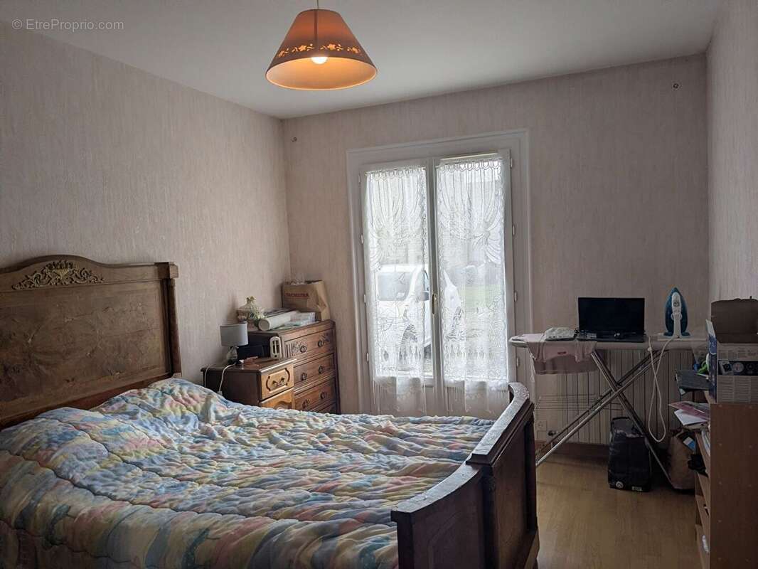 Maison à LES ESSARDS