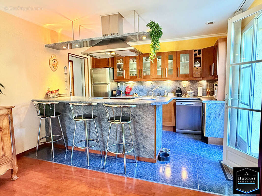 Maison à LE PLESSIS-BELLEVILLE