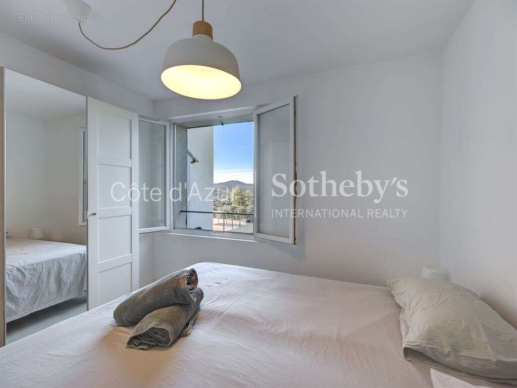 Maison à LES ISSAMBRES