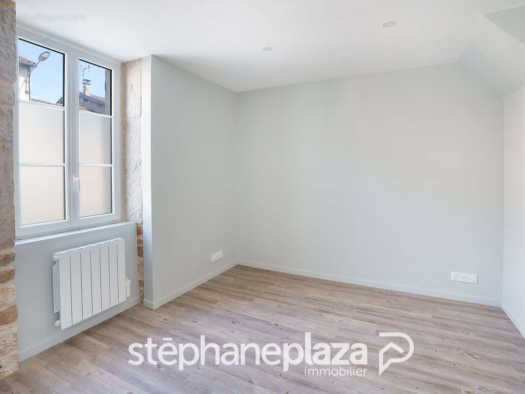 Appartement à REPLONGES