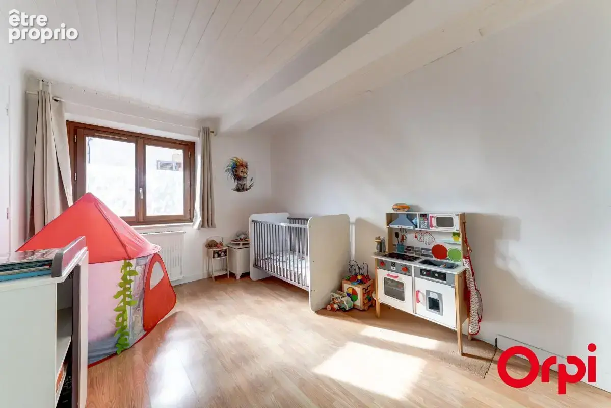 Maison de ville de caractère de 150 m² avec terrasse et jardin au cœur de Grézieu-la-Varenne - photo 11