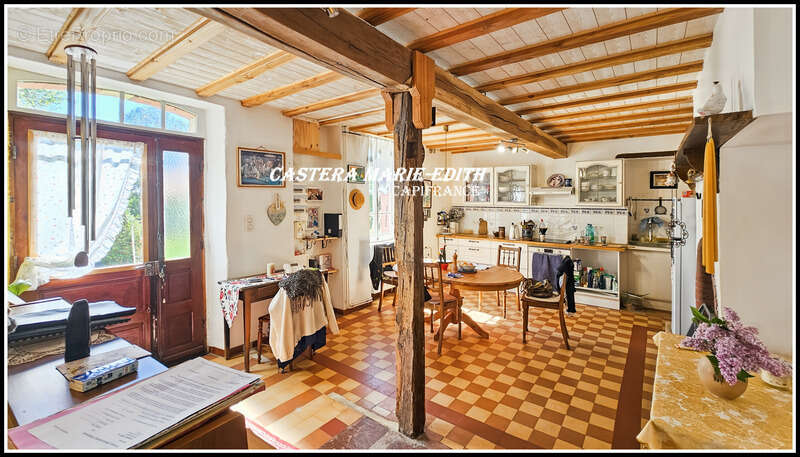 Maison à VIC-FEZENSAC