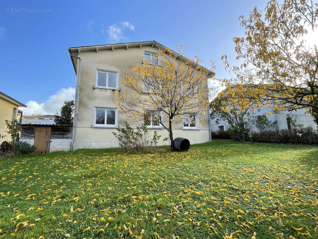Maison à CONFOLENS