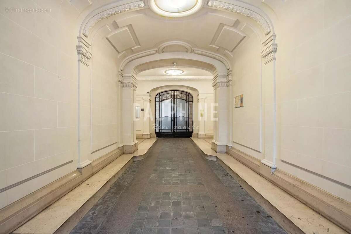 Appartement à PARIS-7E