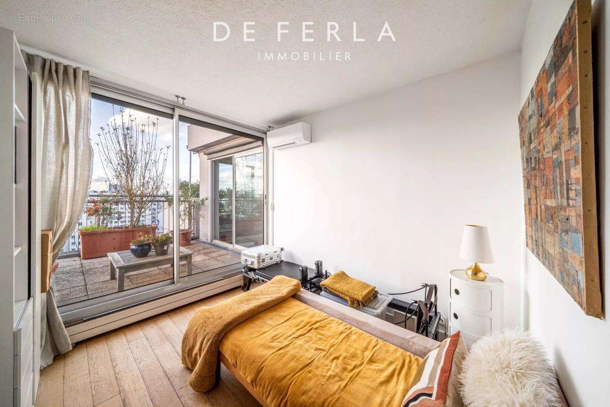 Appartement à PARIS-14E