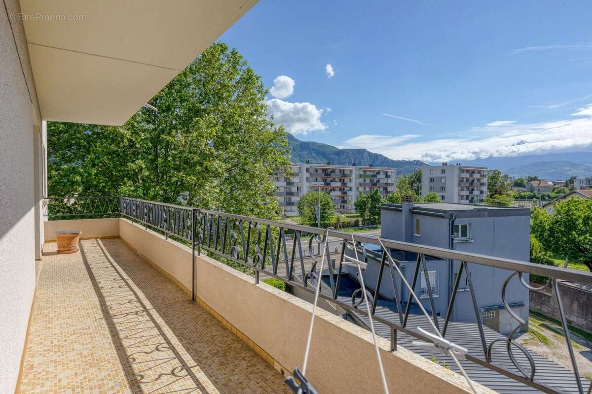 Appartement à FONTAINE