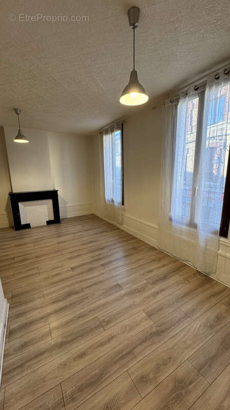 Appartement à SAINT-JUST-SAINT-RAMBERT