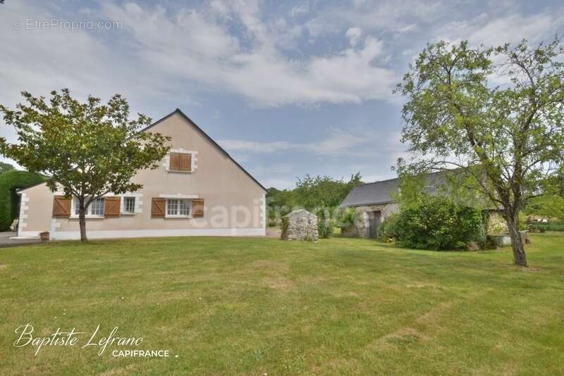 Maison familiale 8 pièces à JARZÉ - 170 m² - Terrain 4330 m² - photo 12