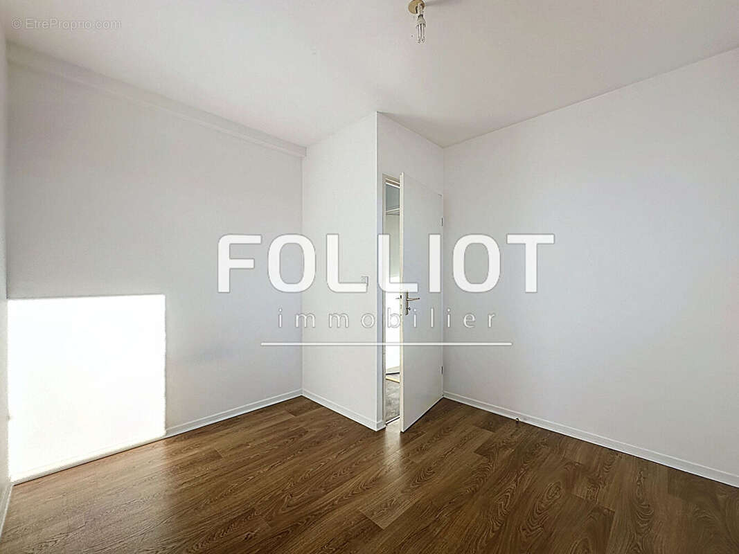Appartement à DONVILLE-LES-BAINS
