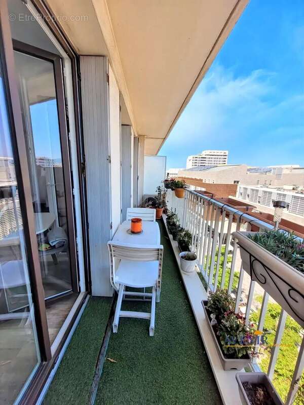 Appartement à MARSEILLE-3E