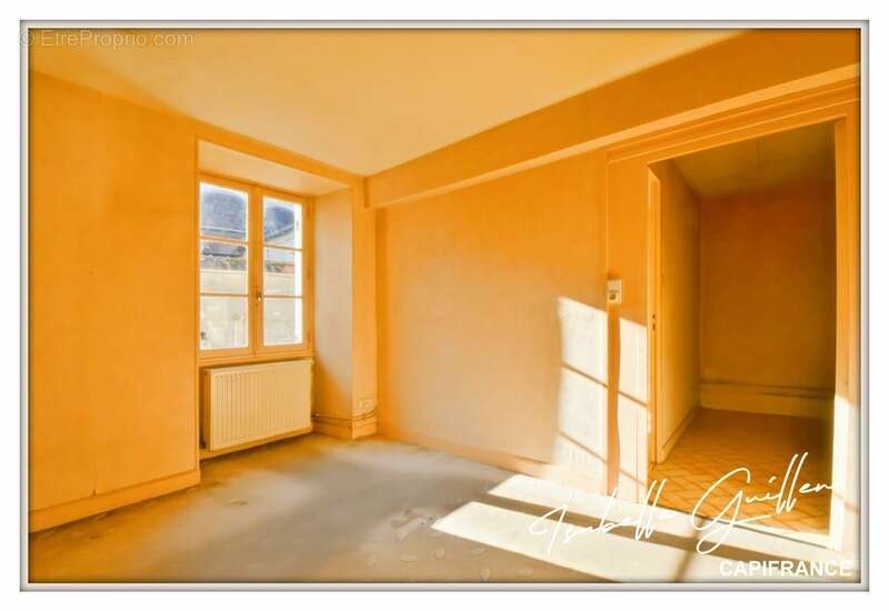 Maison à LE CHATELET