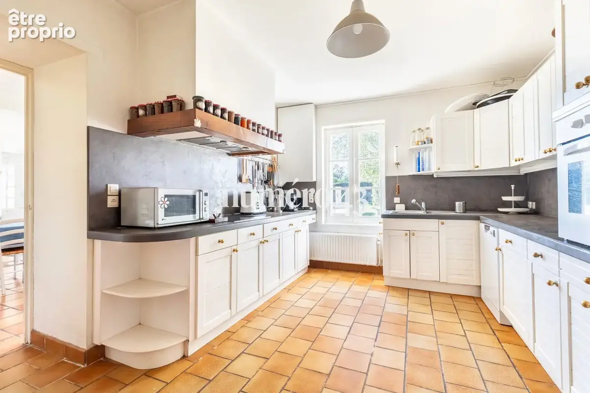 Maison 10 pièces 230 m² à vendre à Cissac-Medoc (33250) - photo 8
