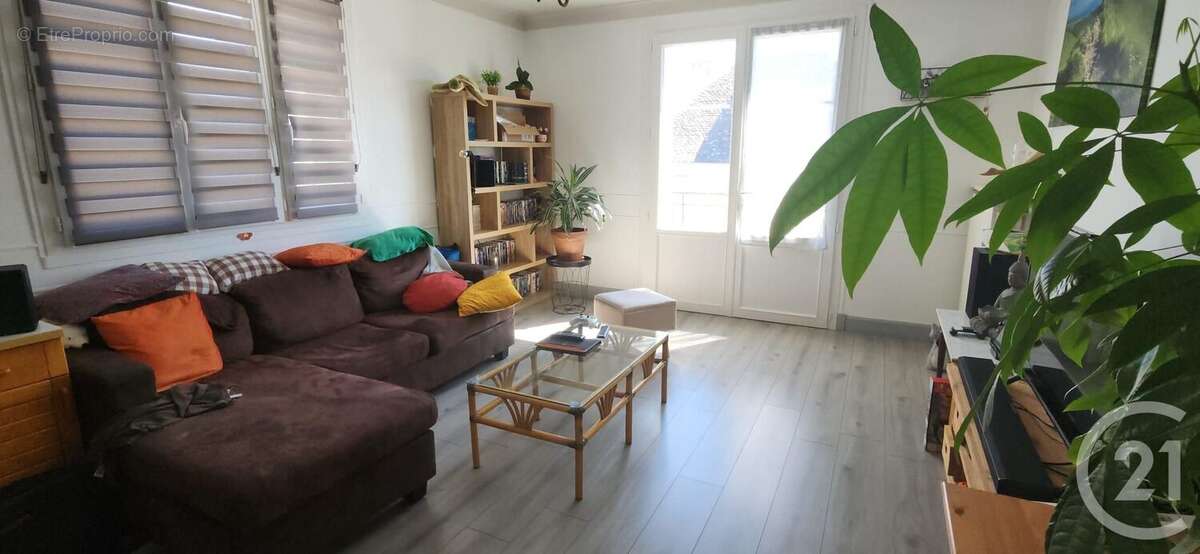 Maison 170 m² à Le Rouget  - photo 3