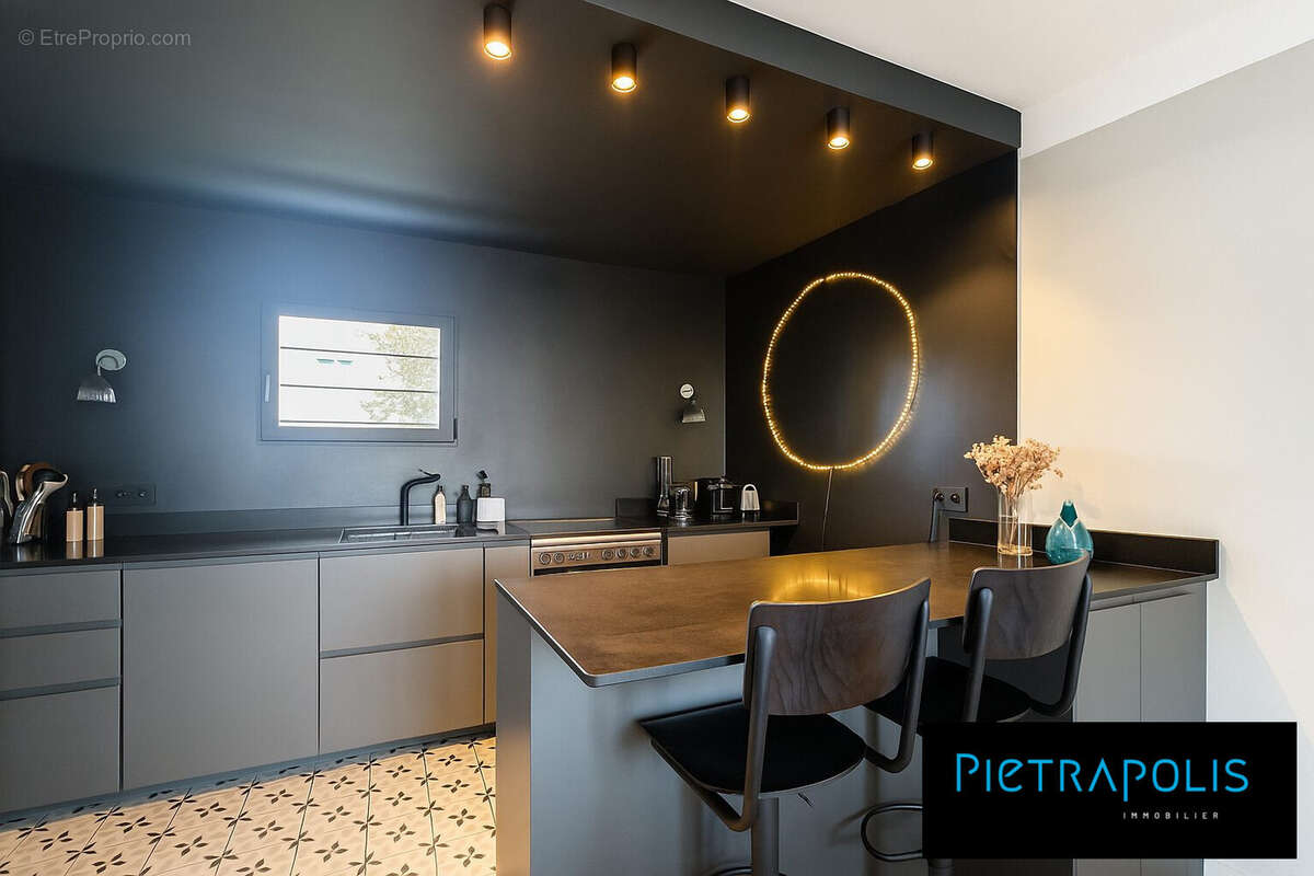 Maison à SAINTE-FOY-LES-LYON