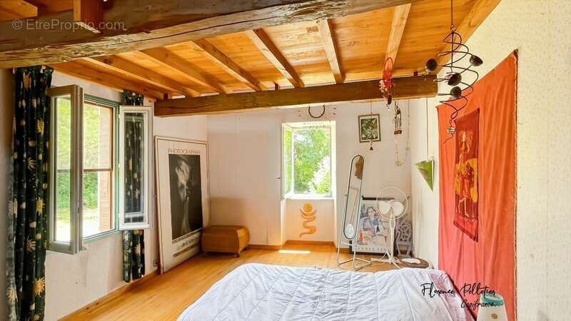 A vendre ancienne métairie 182 m² habitables et 350 m² d’atelier proche de Cuq-Toulza - photo 10