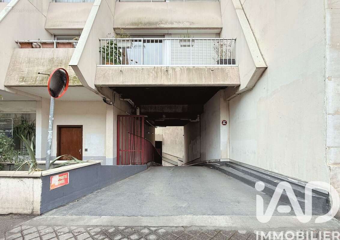 Photo 6 - Parking à PARIS-10E