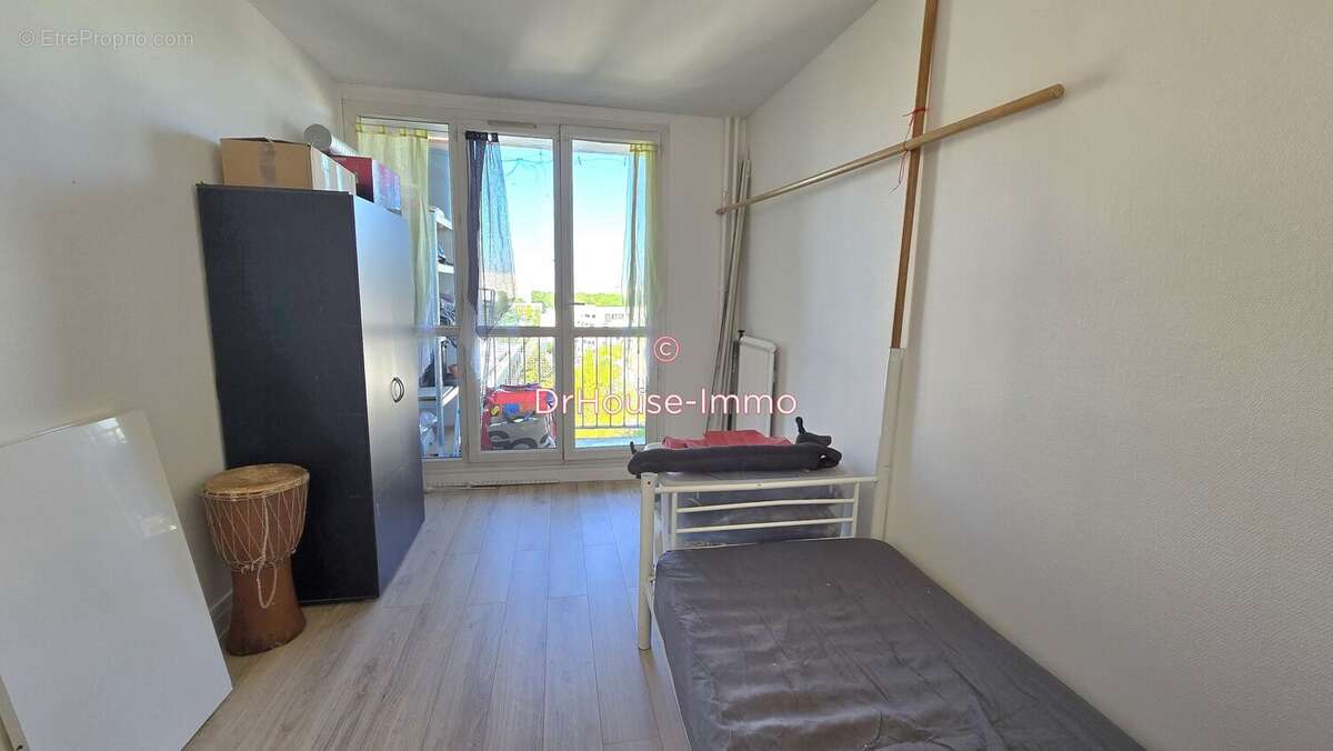 Appartement à LA COURNEUVE