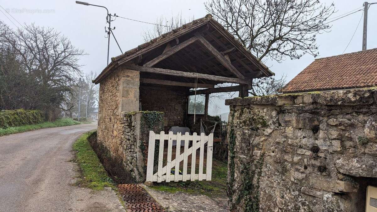Maison avec dépendances proche Najac - photo 4