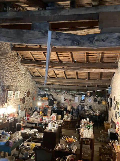 Maison à MONTLIEU-LA-GARDE