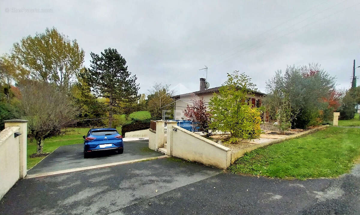Maison à FOUGUEYROLLES
