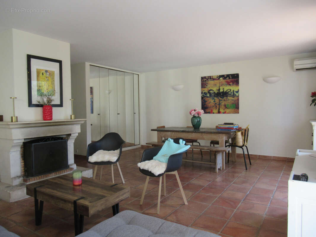 Maison en traditionnel  a vendre t4 avec piscine grand terrain - photo 4