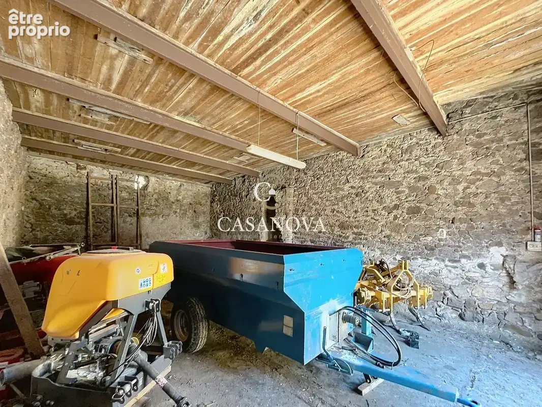 A 15 min de PEZENAS, 2 bâtisses en pierre à rénover : 200 m² habitables + 140 m² garage, jardinet, fort potentiel ! - photo 9