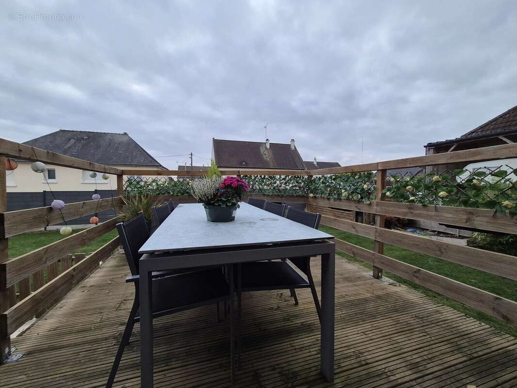 Maison à MESLAY-DU-MAINE