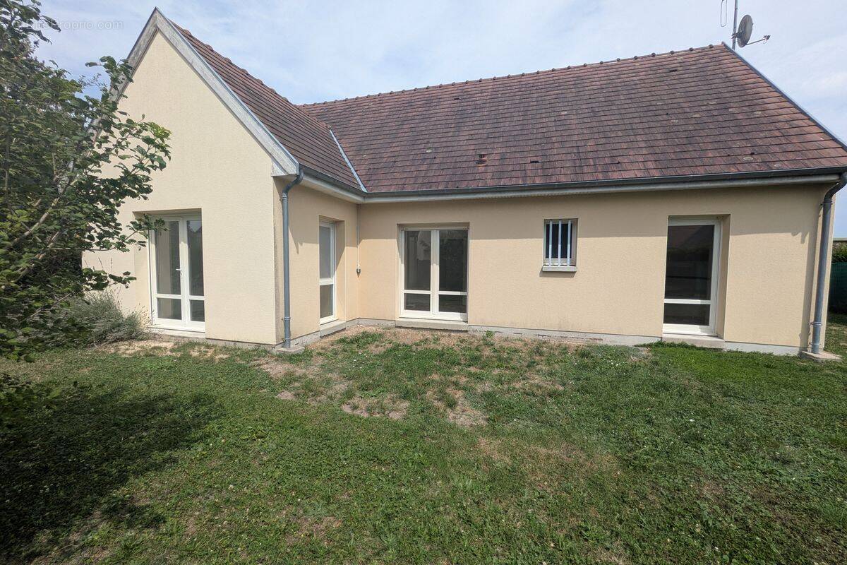 Maison 4 pièces 80 m² · à Brevonnes · 80 m² · 128 000 €