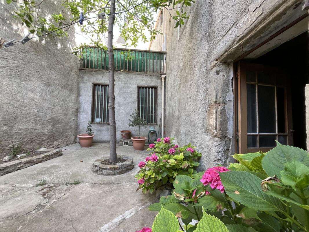 Maison 240 m² à Olonzac  - photo 2