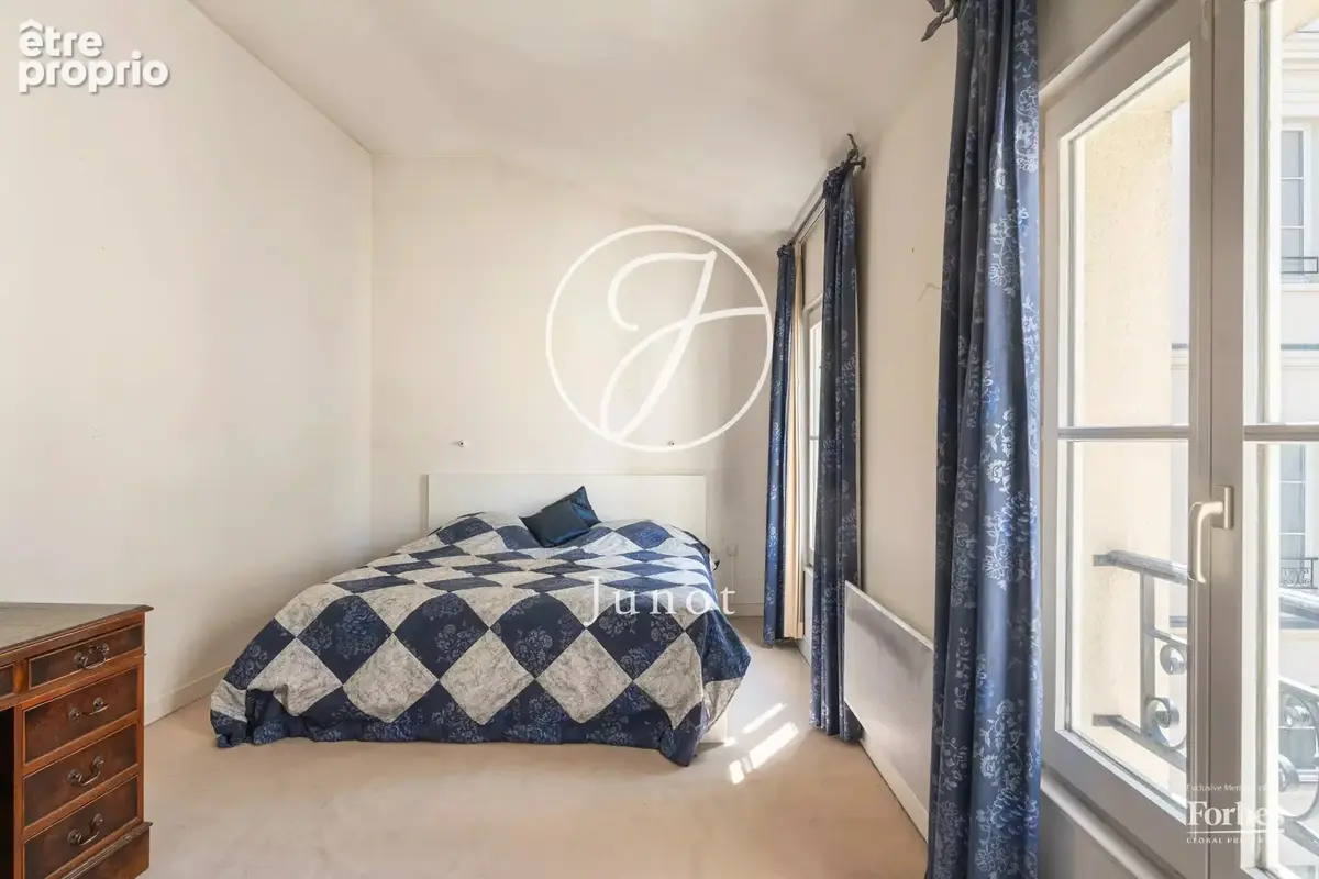 Paris 3 - RUE DE MONTMORENCY - Appartement - 3 pièces - 76,10m² Carrez - 2 chambres - Dernier étage - photo 10