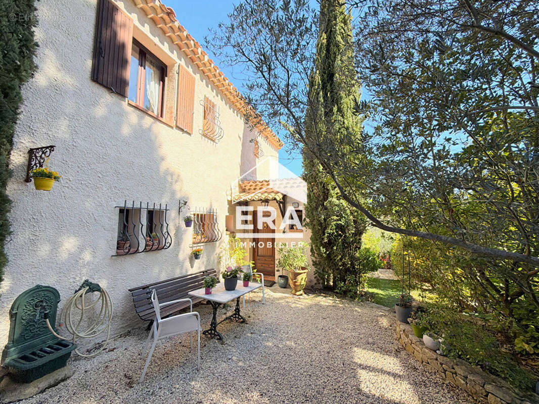 Maison à MIRABEAU