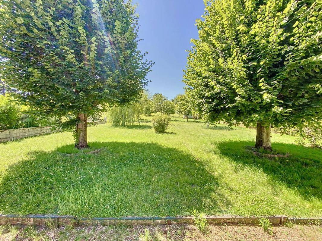 Maison à SAINT-PIERRE-LES-NEMOURS