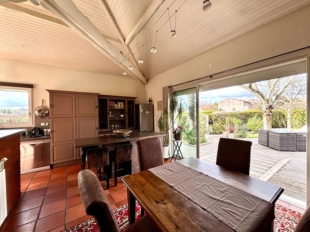 Maison à BLANQUEFORT