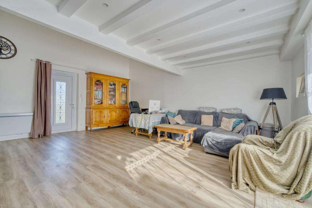 Maison à SAINT-HILAIRE-DE-VILLEFRANCHE