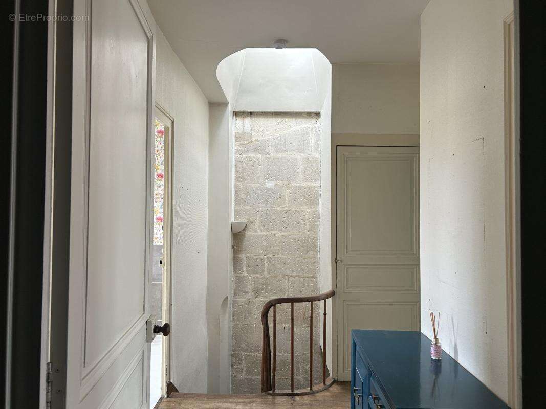 Maison à SAINT-JEAN-D'ANGELY