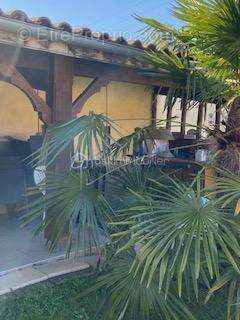 Maison à VILLECOMTAL-SUR-ARROS