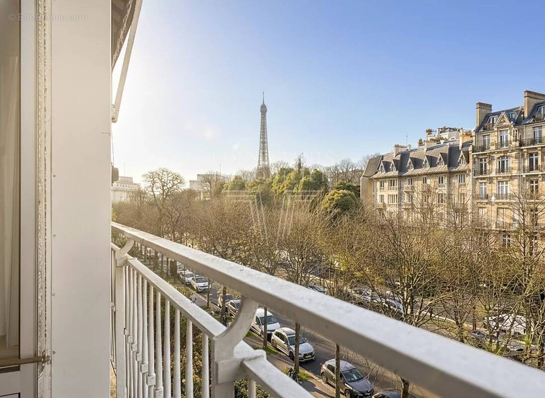 Appartement à PARIS-16E