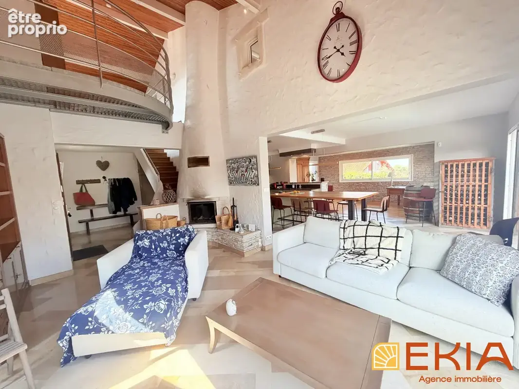 Maison 5 pièces 156 m² à vendre à Ondres (40440) - photo 4