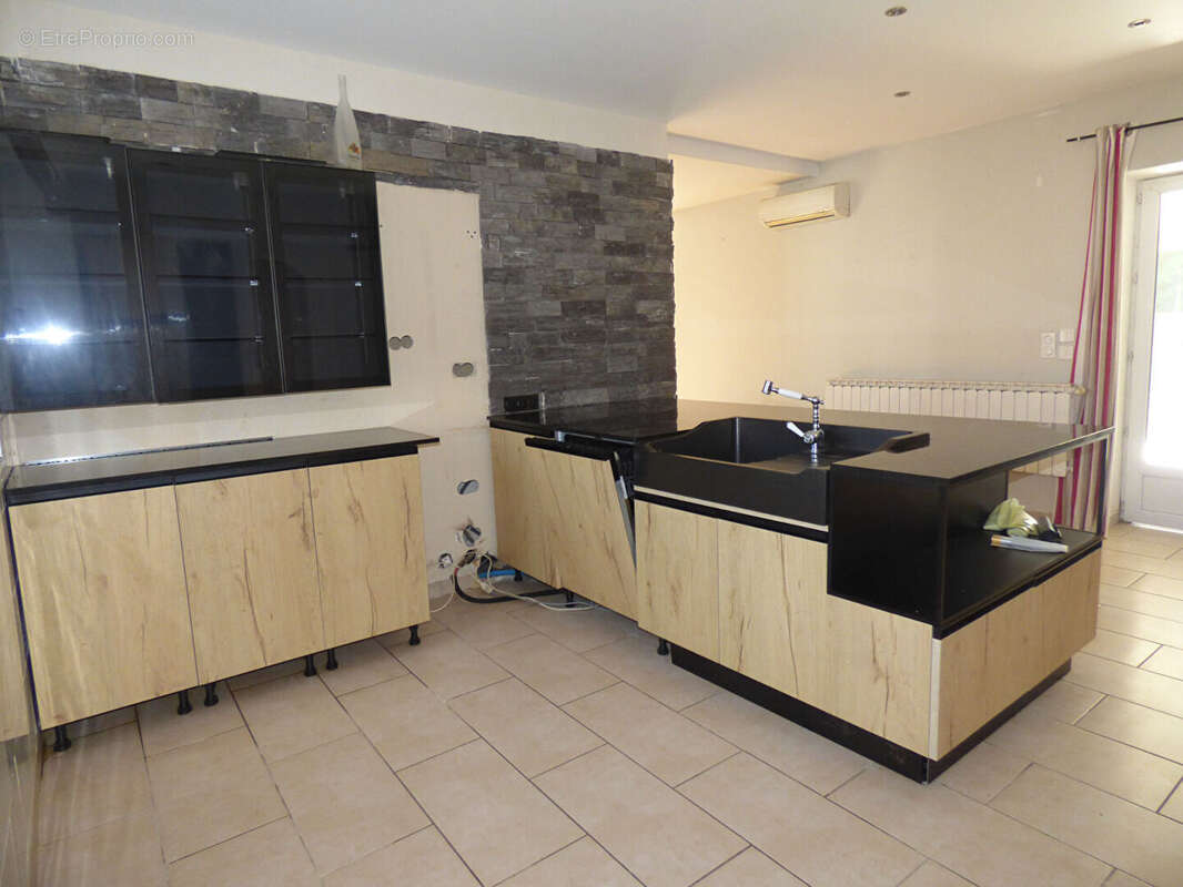 Maison Commentry avec piscine 4 chambres 160m² - photo 4